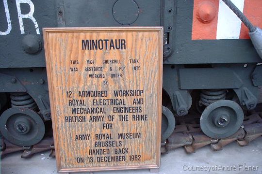 Infantry Tank MkIV A22 Churchill - Hull machine gun