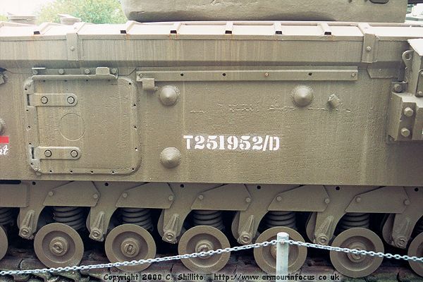 Infantry Tank MkIV A22 Churchill - Side middle