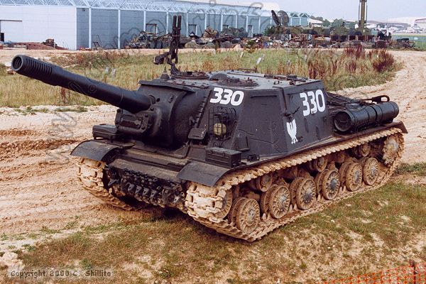 ISU-152M: Elevated front 3/4